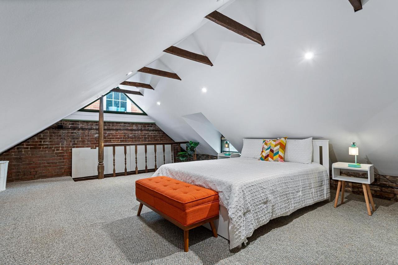 Private Loft Carriage House Walk Score 95 亚历山德里亚 外观 照片