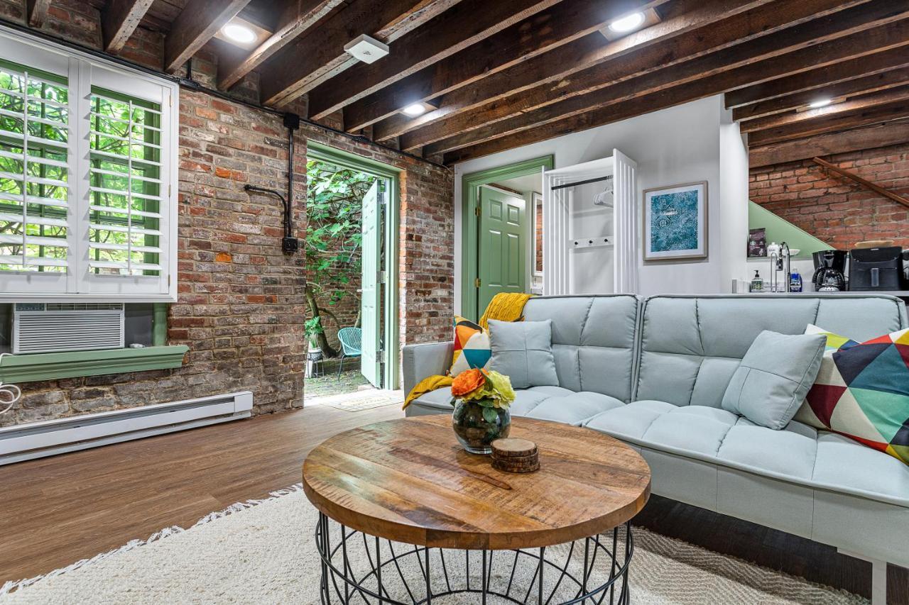 Private Loft Carriage House Walk Score 95 亚历山德里亚 外观 照片
