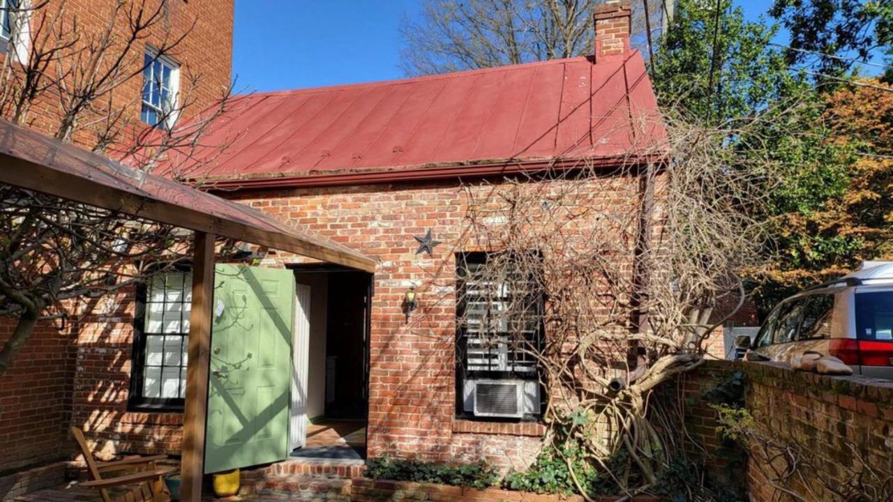 Private Loft Carriage House Walk Score 95 亚历山德里亚 外观 照片