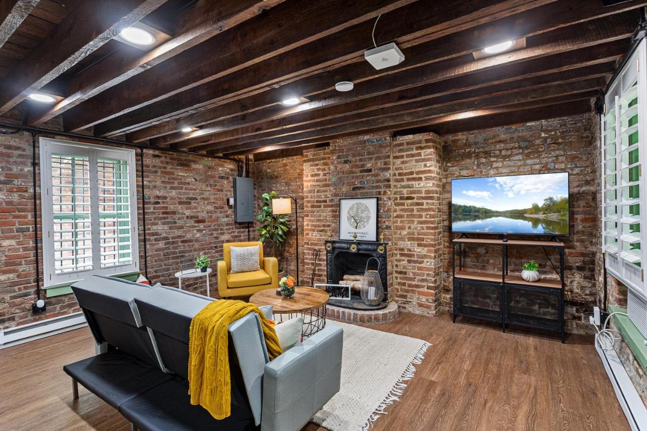 Private Loft Carriage House Walk Score 95 亚历山德里亚 外观 照片