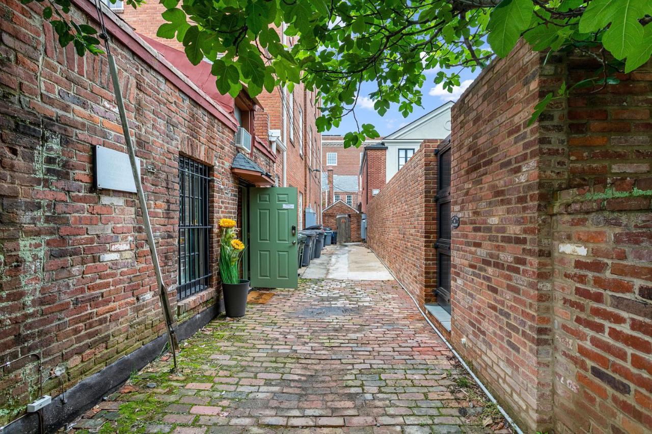 Private Loft Carriage House Walk Score 95 亚历山德里亚 外观 照片